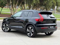 2025 Volvo XC40 Ultra B4 Dark
