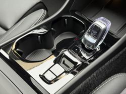 2025 Volvo XC40 Ultra B4 Dark