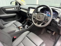 2025 Volvo XC40 Ultra B4 Dark