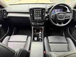 2025 Volvo XC40 Ultra B4 Dark