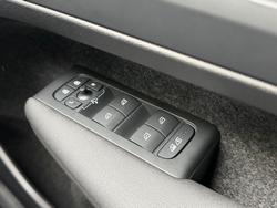 2025 Volvo XC40 Ultra B4 Dark