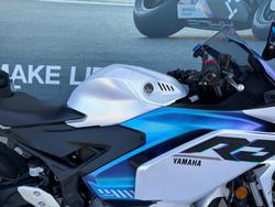 2025 Yamaha YZF-R3 White