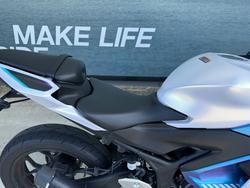 2025 Yamaha YZF-R3 White