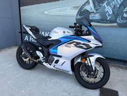 2025 Yamaha YZF-R3 White