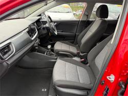 2024 KIA STONIC S