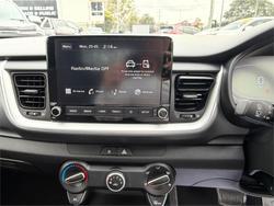 2024 KIA STONIC S
