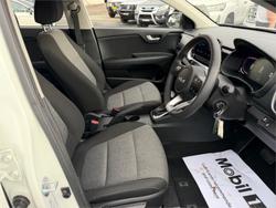 2024 KIA STONIC S