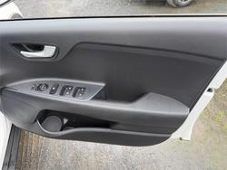 2024 KIA STONIC S