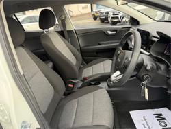 2024 KIA STONIC S