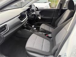 2024 KIA STONIC S