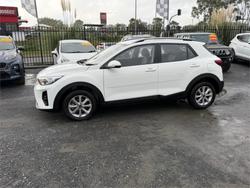 2024 KIA STONIC S