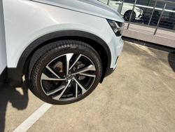 2019 Volvo XC40 T5 R-Design
