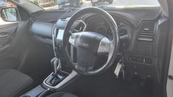 2017 Isuzu MU-X LS-M
