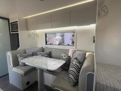 2025 Vecto Caravans Crossborder 20' ( 6.0M )