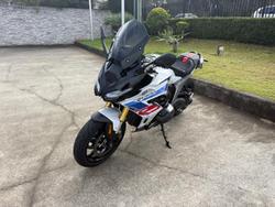 2025 BMW R 1300 RS Performance
