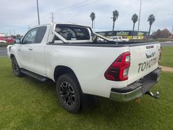 2022 Toyota Hilux SR5
