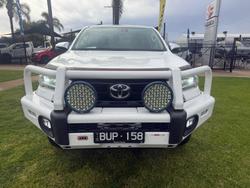 2022 Toyota Hilux SR5