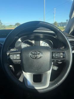 2022 Toyota Hilux SR5