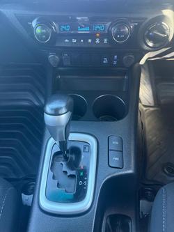 2022 Toyota Hilux SR5