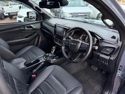 2024 Isuzu D-MAX BLADE