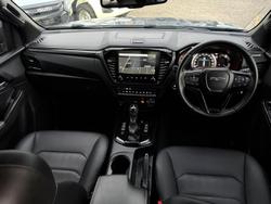 2024 Isuzu D-MAX BLADE