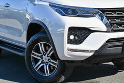 2025 Toyota Fortuner GXL GUN156R 4X4 Dual Range Glacier White