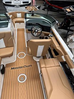 2026 MasterCraft XT22 T