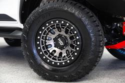 2022 Toyota Hilux SR