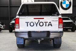 2022 Toyota Hilux SR