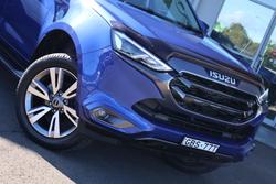 2023 Isuzu MU-X LS-T