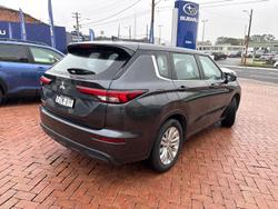 2024 Mitsubishi Outlander ES