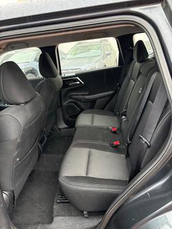 2024 Mitsubishi Outlander ES
