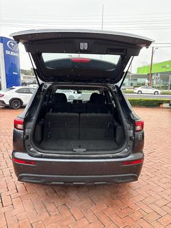 2024 Mitsubishi Outlander ES