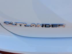 2023 Mitsubishi Outlander ES