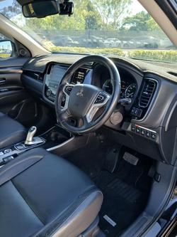 2017 Mitsubishi Outlander PHEV Exceed