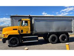 1999 Mack Ch Fleetliner CH688RST