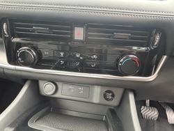 2026 Nissan Navara ST D27 MY26 4X4 Dual Range Blizzard White