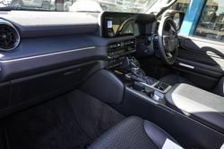 2025 Toyota Landcruiser Prado VX