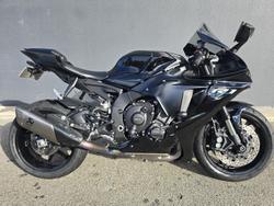 Yamaha YZF-R1