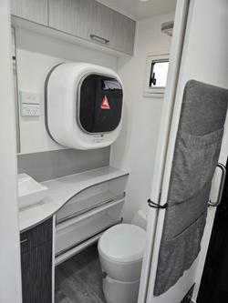 2018 New Age Caravans Manta Ray 18 Er