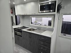 2018 New Age Caravans Manta Ray 18 Er