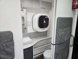 2018 New Age Caravans Manta Ray 18 Er