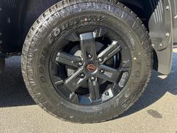 2026 Nissan Navara PRO-4X D27 MY26 4X4 Dual Range Boulder Grey