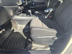 2023 Toyota Hilux SR