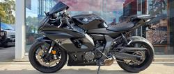 2025 Yamaha YZF-R7LA BLACK