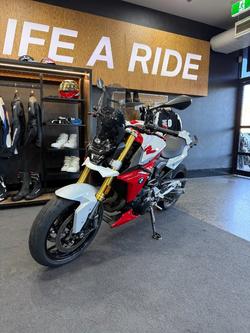 2021 BMW Motorrad F 900 R SILVER/RED