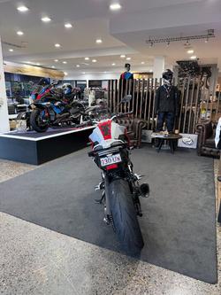 2021 BMW Motorrad F 900 R SILVER/RED