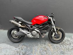 Ducati Monster 696