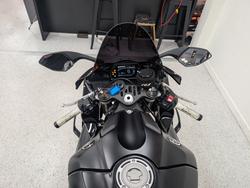 2025 YAMAHA YZF-R1 Black