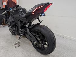 2025 YAMAHA YZF-R1 Black